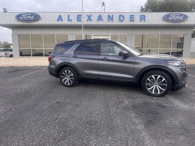 2025 Ford Explorer ST-Line