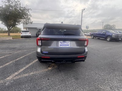 2025 Ford Explorer ST-Line