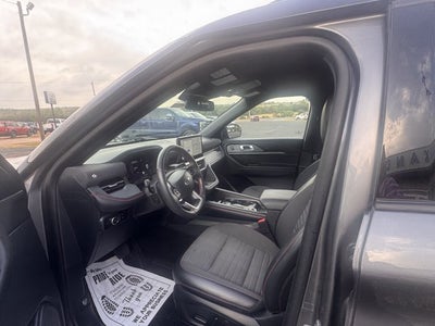 2025 Ford Explorer ST-Line