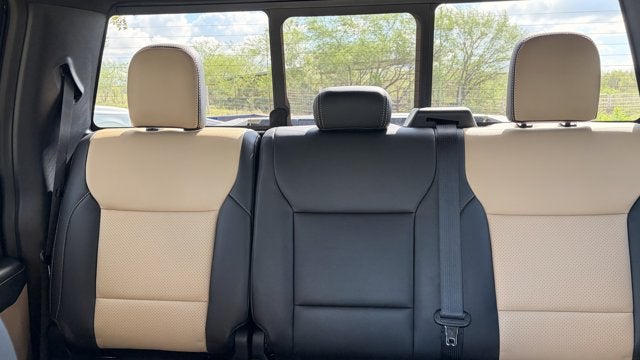 2027 Ford Super Duty F-250 SRW XLT