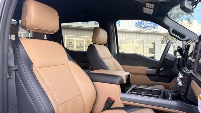2027 Ford Super Duty F-350 SRW LARIAT