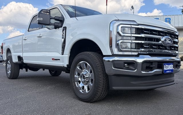 2027 Ford Super Duty F-350 SRW LARIAT