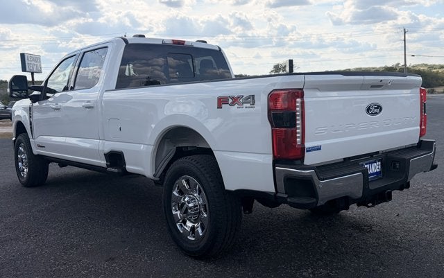 2027 Ford Super Duty F-350 SRW LARIAT