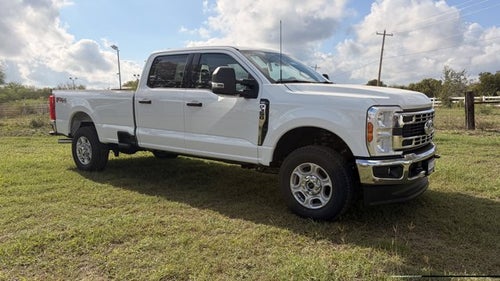 2027 Ford Super Duty F-350 SRW XLT