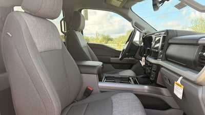 2027 Ford Super Duty F-350 SRW XLT