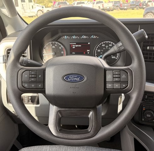 2027 Ford Super Duty F-350 SRW XLT