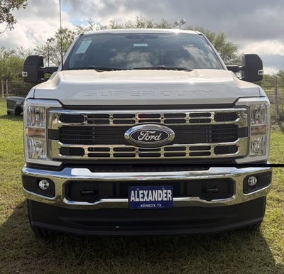 2027 Ford Super Duty F-350 SRW XLT