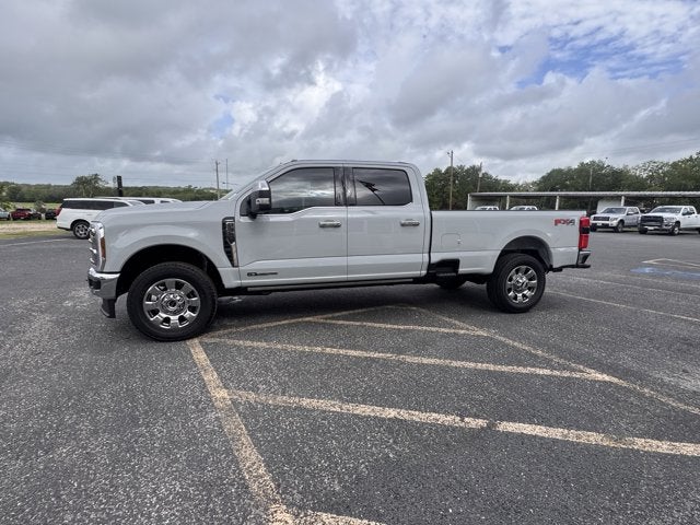 2026 Ford Super Duty F-350 SRW F-350® Lariat®