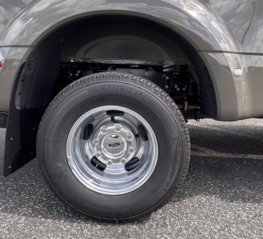 2027 Ford Super Duty F-350 DRW F-350® XLT