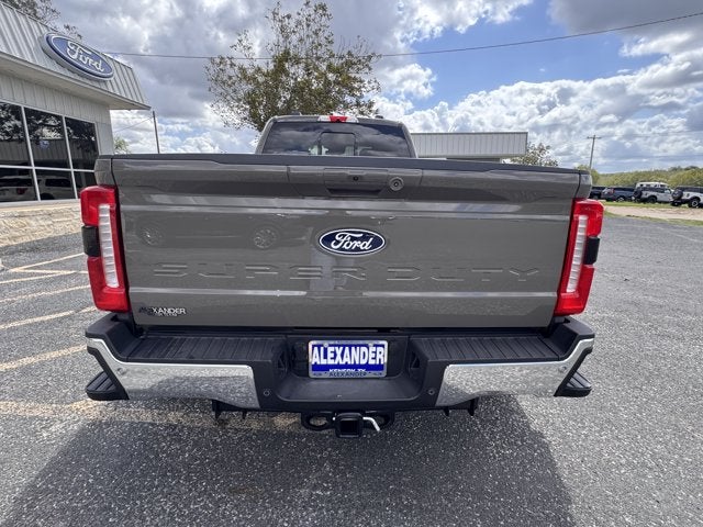 2027 Ford Super Duty F-350 DRW F-350® XLT