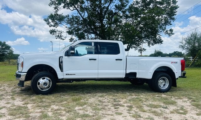 2026 Ford Super Duty F-350 DRW XLT
