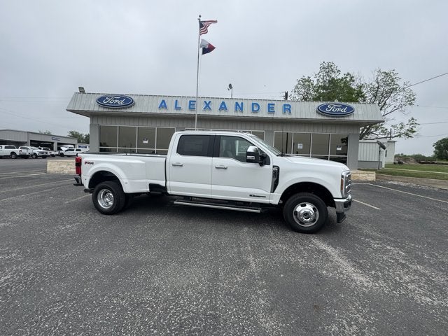 2026 Ford Super Duty F-350 DRW LARIAT