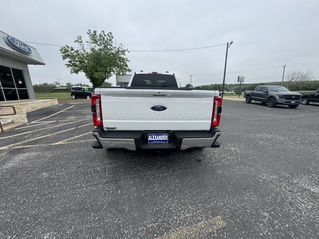 2026 Ford Super Duty F-350 DRW LARIAT