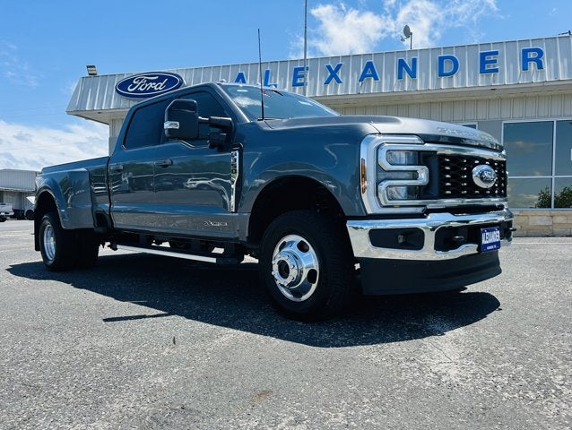 2026 Ford Super Duty F-350 DRW LARIAT