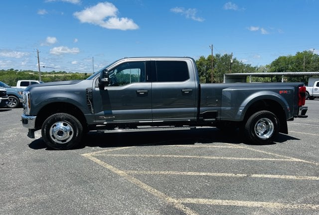 2026 Ford Super Duty F-350 DRW LARIAT