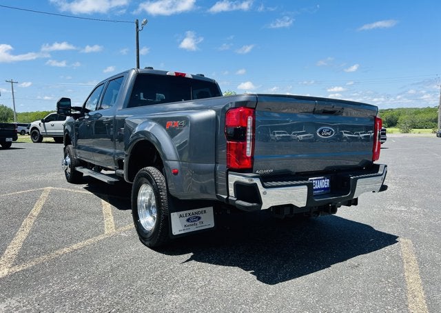 2026 Ford Super Duty F-350 DRW LARIAT