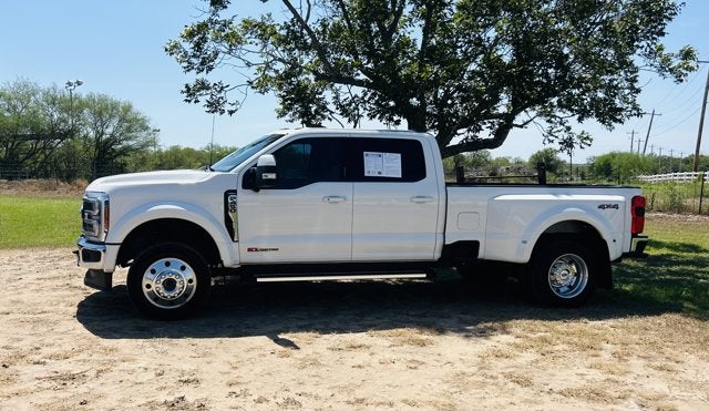 2023 Ford Super Duty F-450 DRW LARIAT