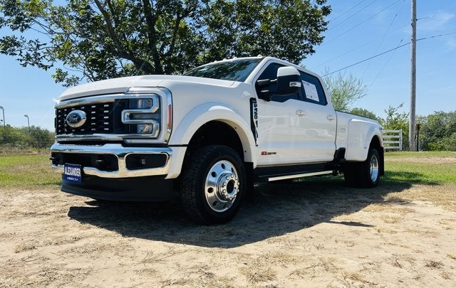 2023 Ford Super Duty F-450 DRW LARIAT