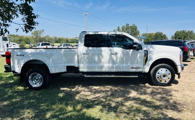 2023 Ford Super Duty F-450 DRW LARIAT