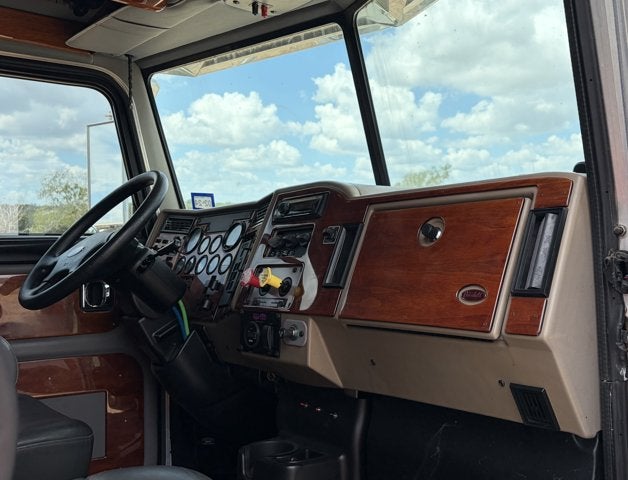 2005 PETERBUILT 335 Base