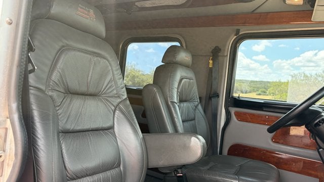 2005 PETERBUILT 335 Base