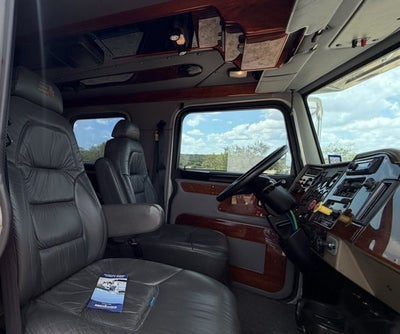 2005 PETERBUILT 335 Base
