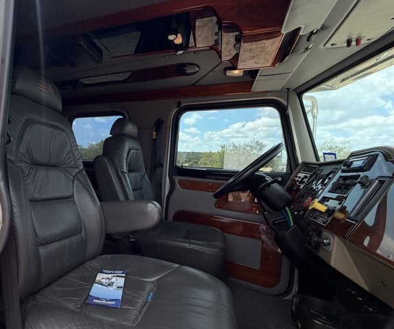 2005 PETERBUILT 335 Base