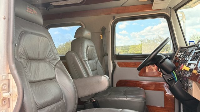 2005 PETERBUILT 335 Base