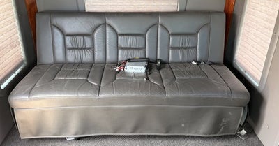 2005 PETERBUILT 335 Base