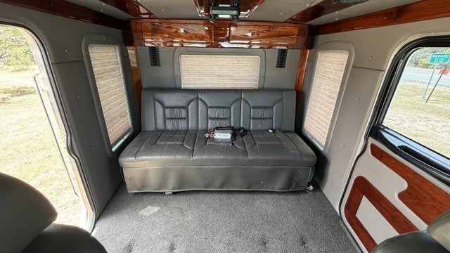 2005 PETERBUILT 335 Base