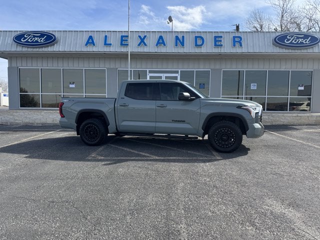 2022 Toyota Tundra 4WD SR5